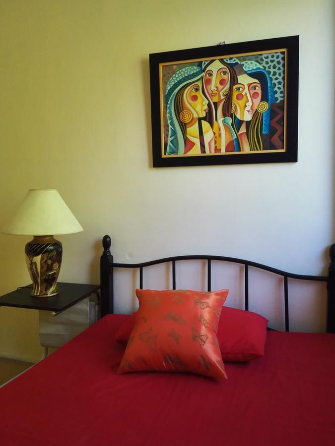Happy To Mingle Airport Hostel Manila Paranaque City Exterior photo